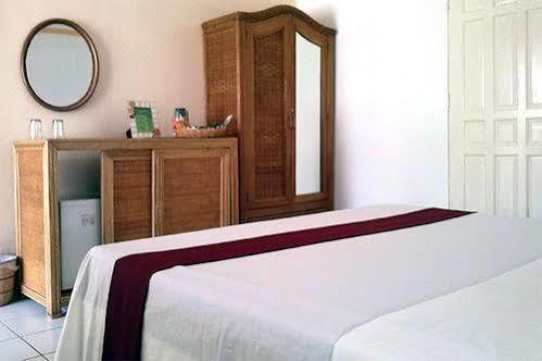 Whispering Palms Island Resort Bacolod Eksteriør bilde